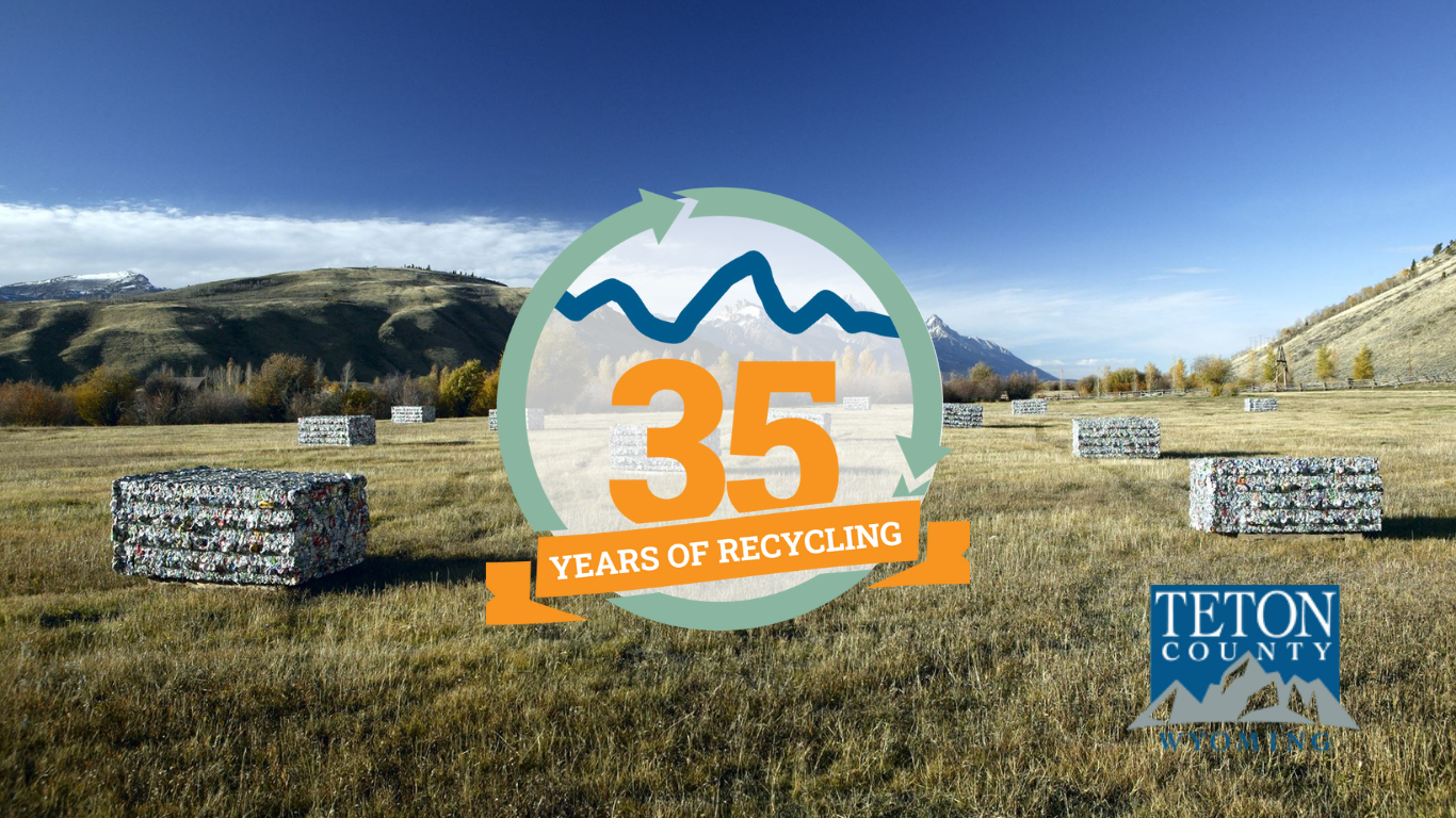 Logo and hay bales image 